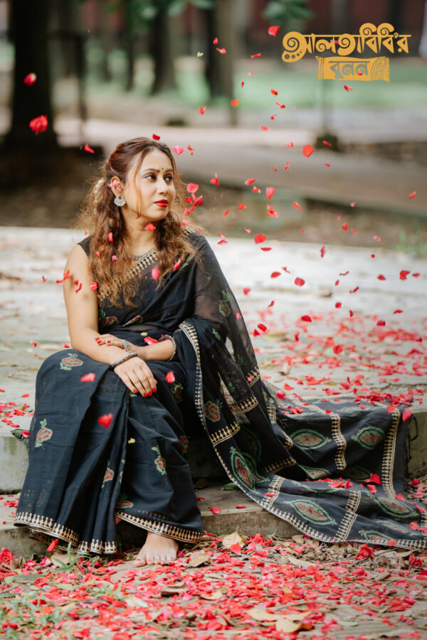 ব্ল্যাক রোজ