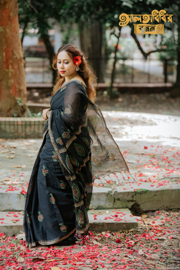 ব্ল্যাক রোজ