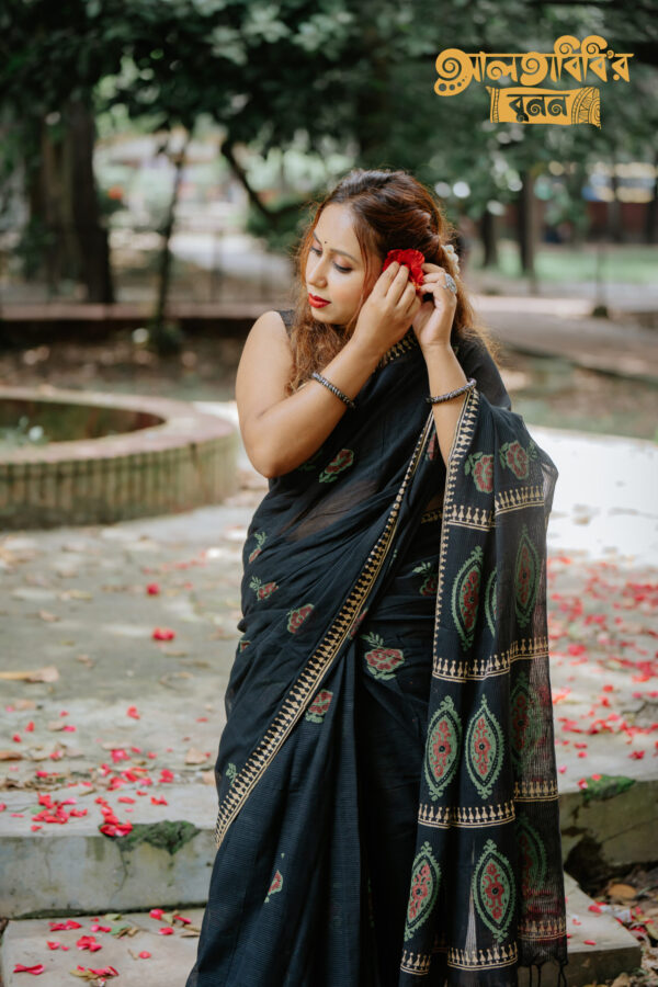 ব্ল্যাক রোজ